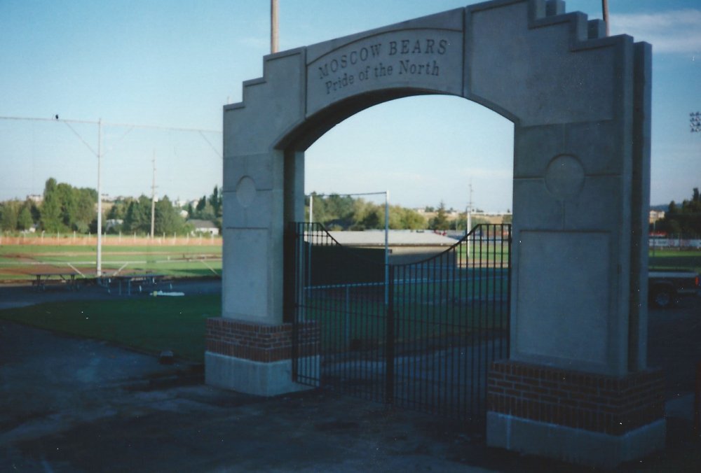 Moscow Jr. High School arch