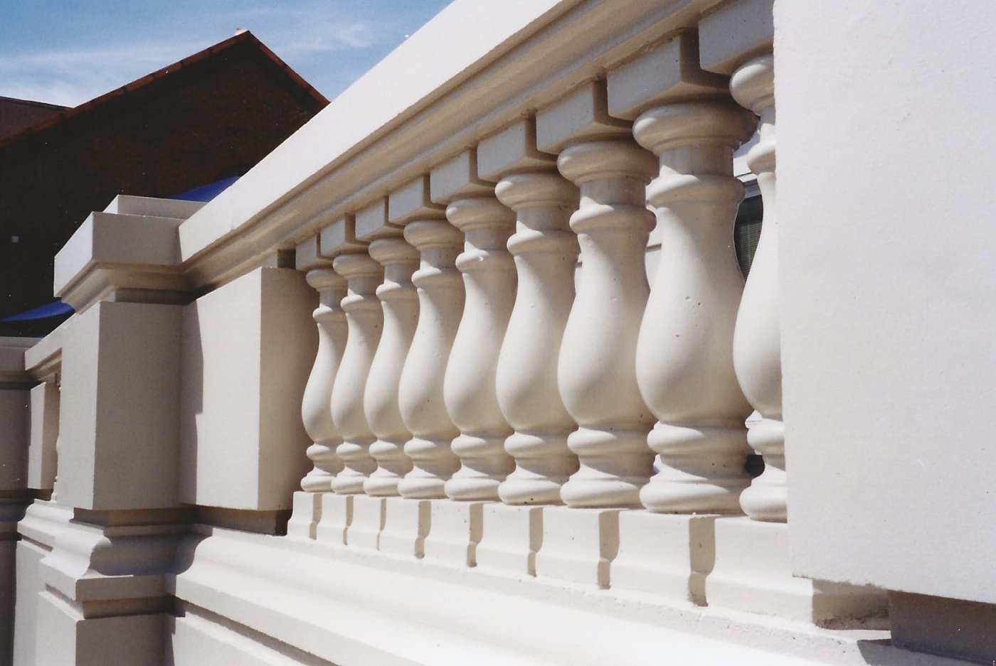 Precast balustrade with turned balusters